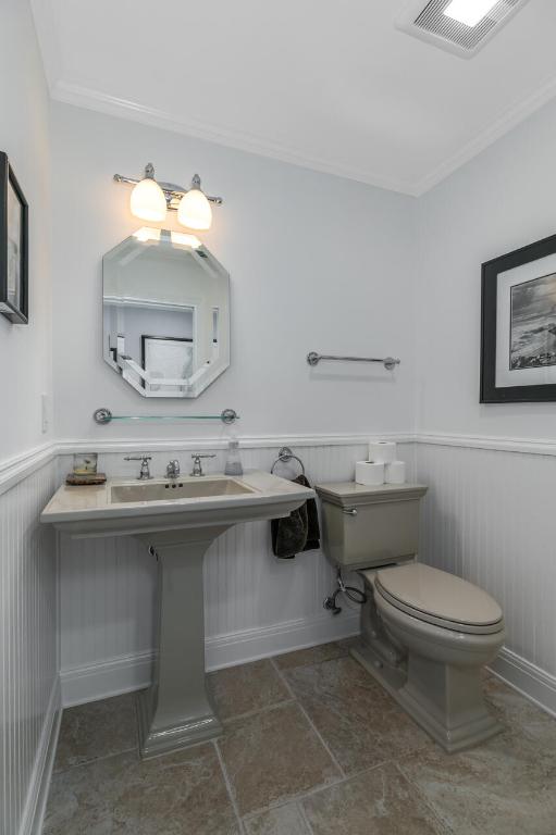 5570 SE Miles Grant Road