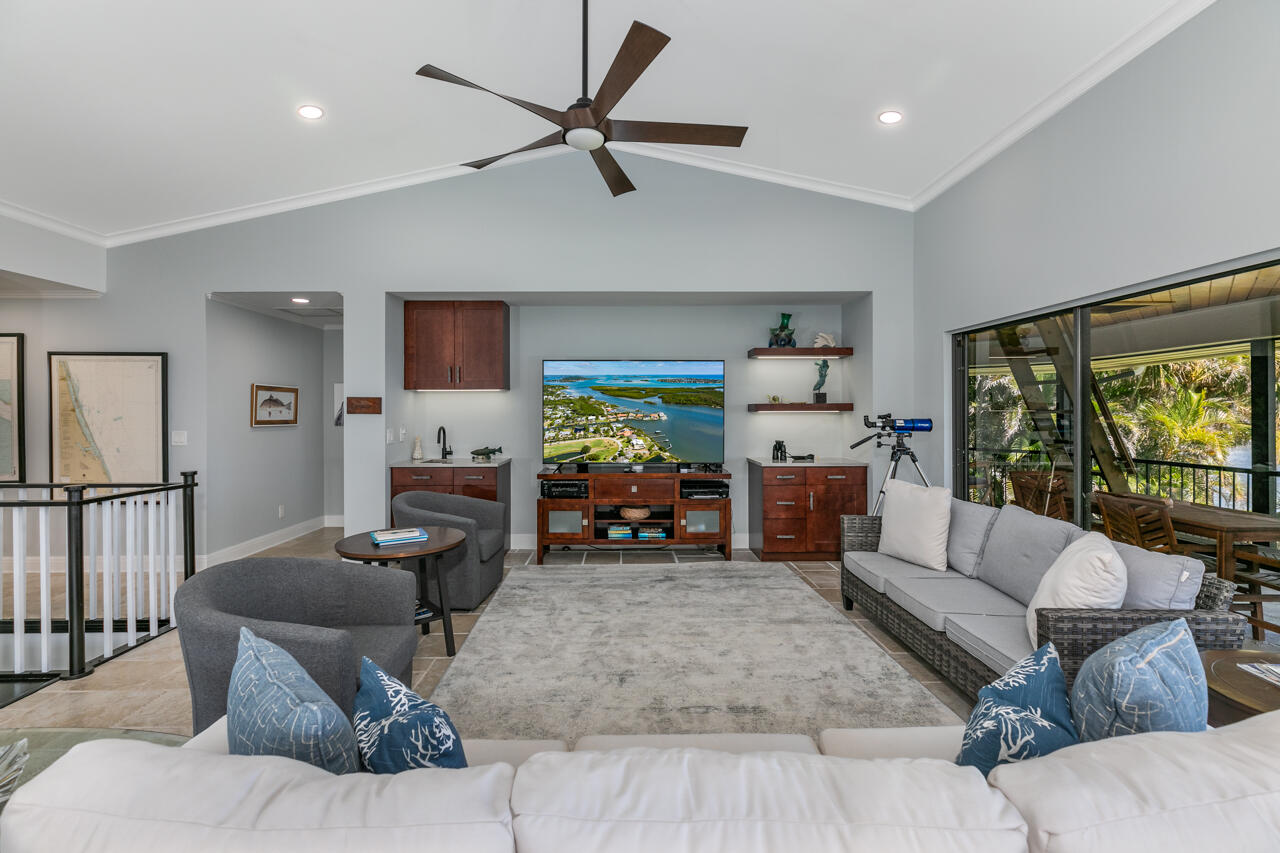 5570 SE Miles Grant Road