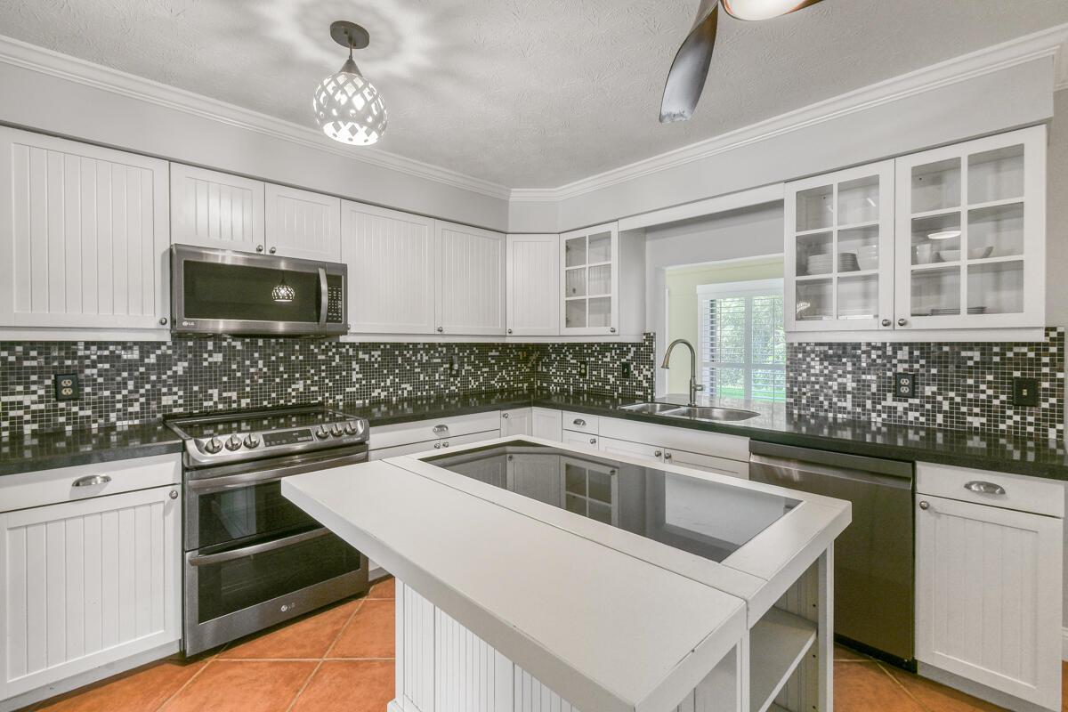 8144 SE Cypress Point Place