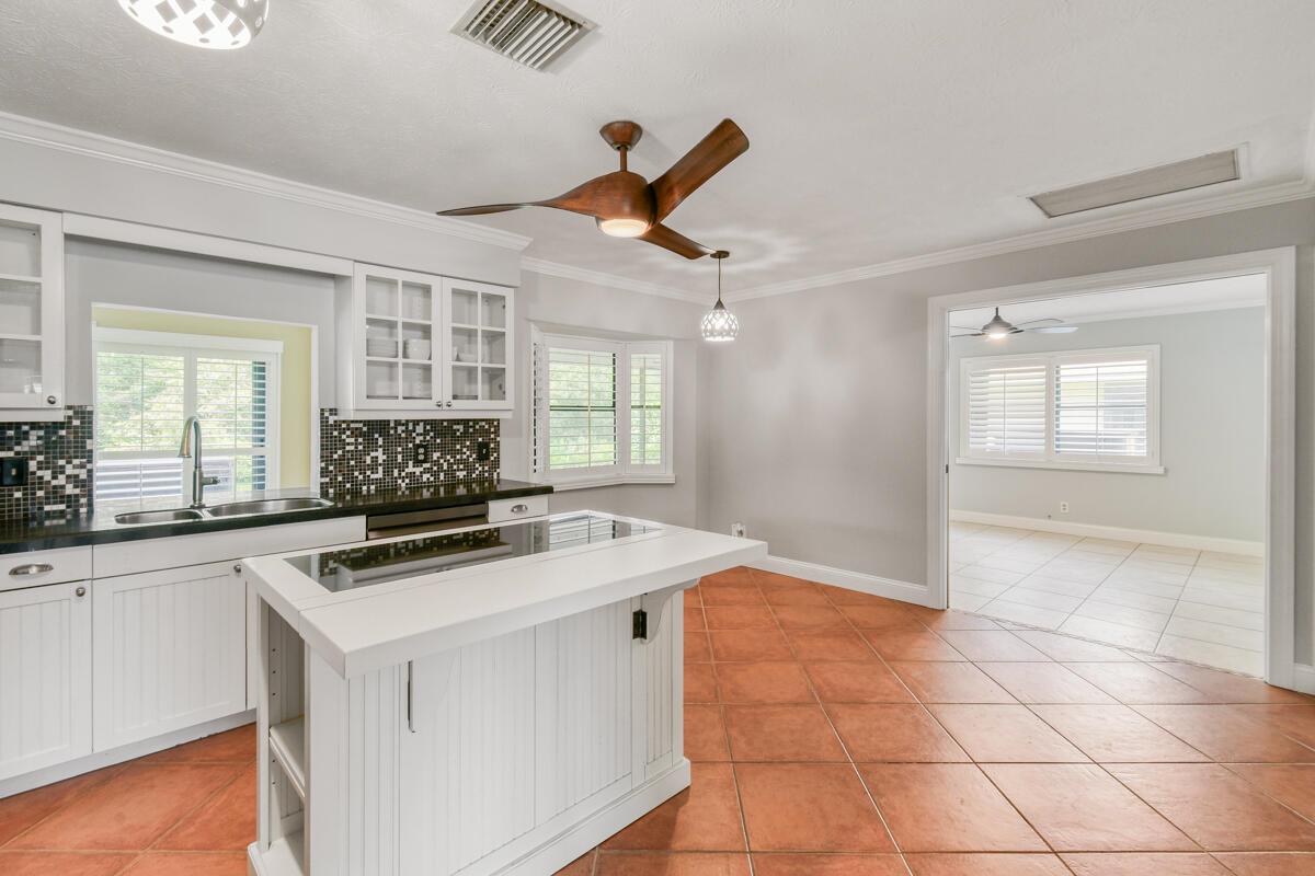 8144 SE Cypress Point Place