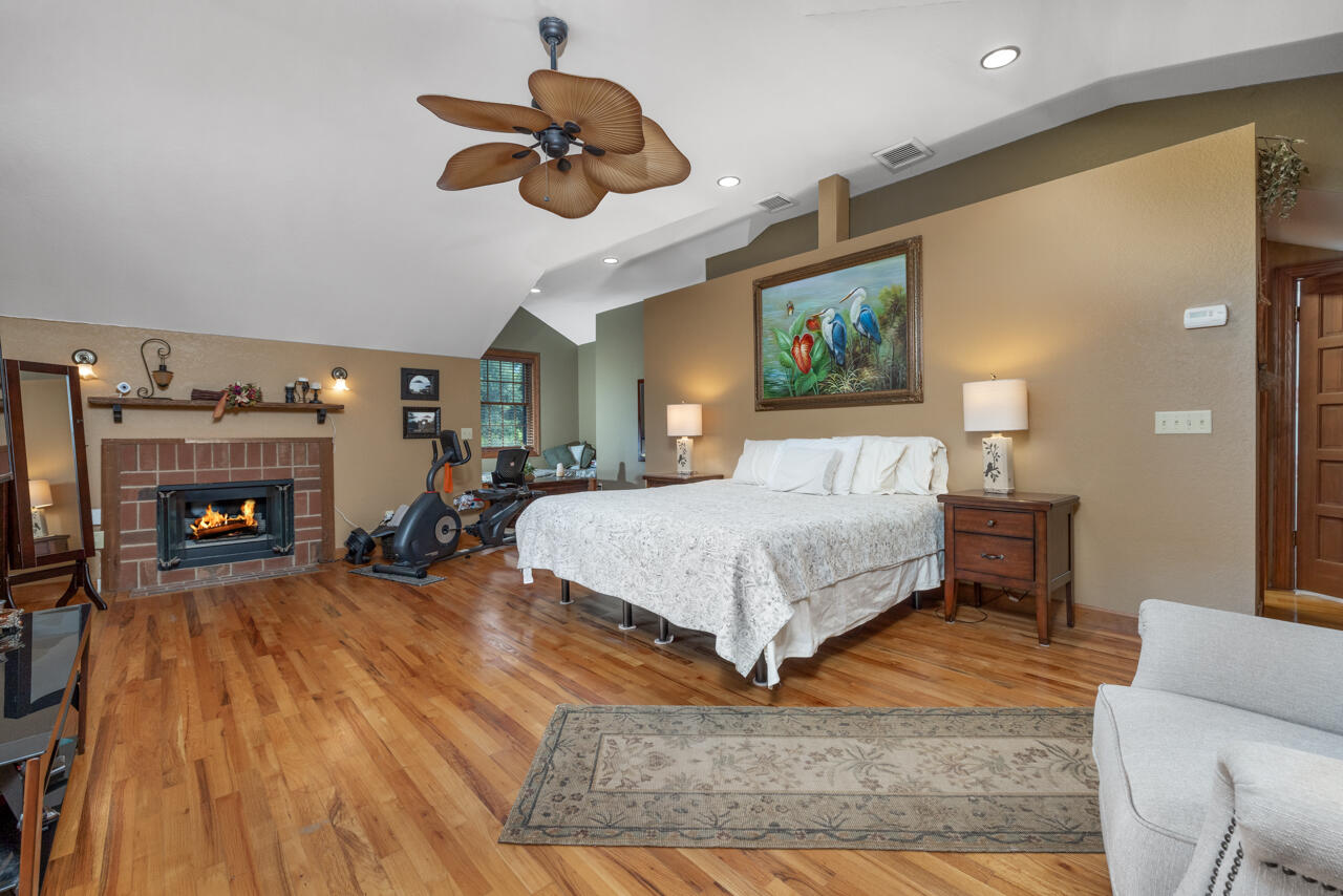 9056 SE Karin Street