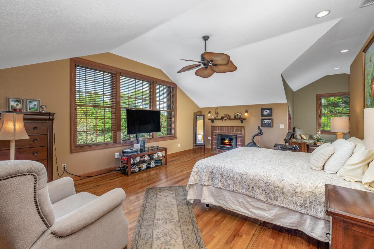 9056 SE Karin Street