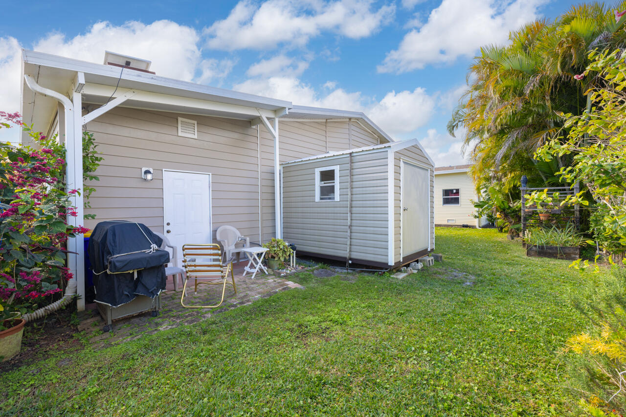 7264 SE Redbird Circle