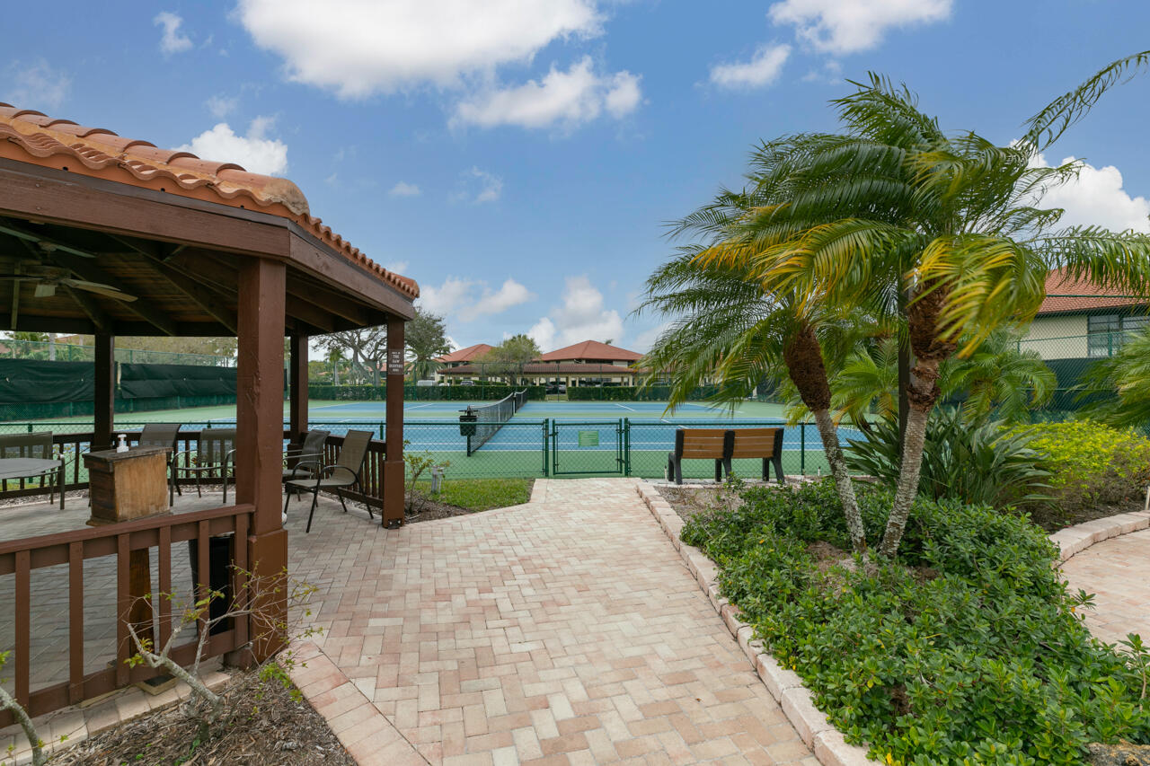911 SW South River Drive 206
