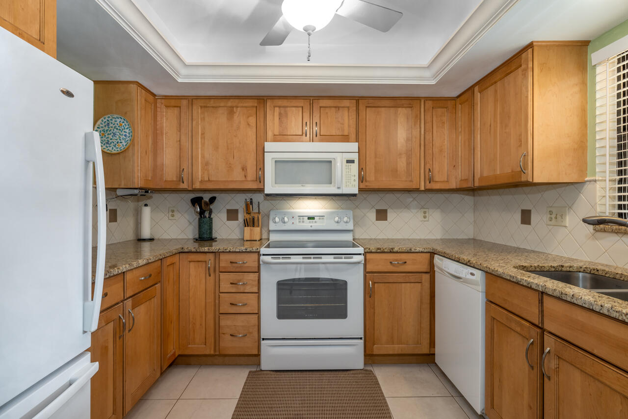 911 SW South River Drive 206