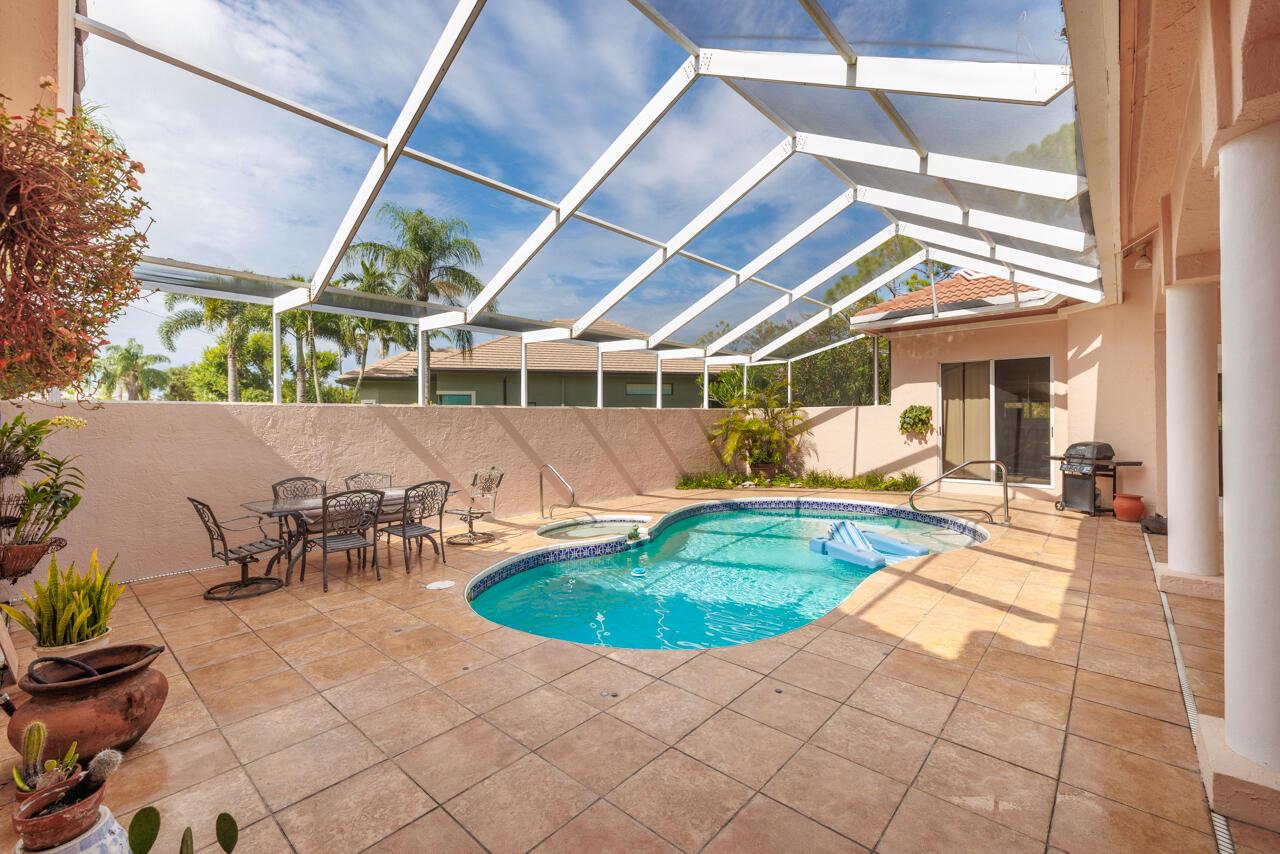 5129 SE Lost Lake Way