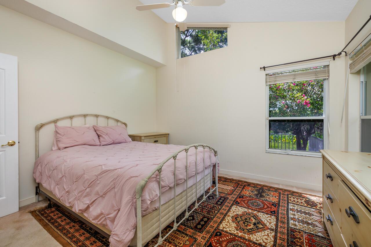 8120 SE Windjammer Way