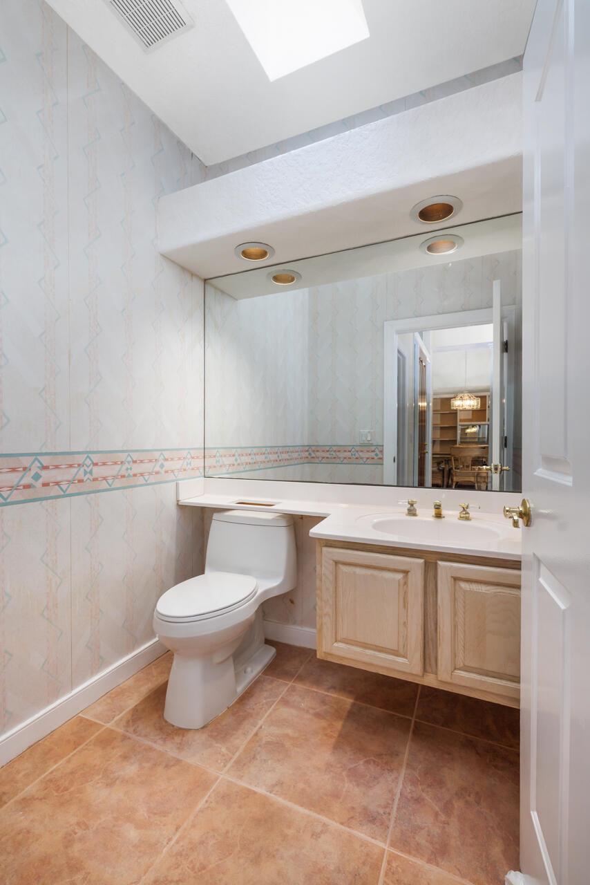 8120 SE Windjammer Way