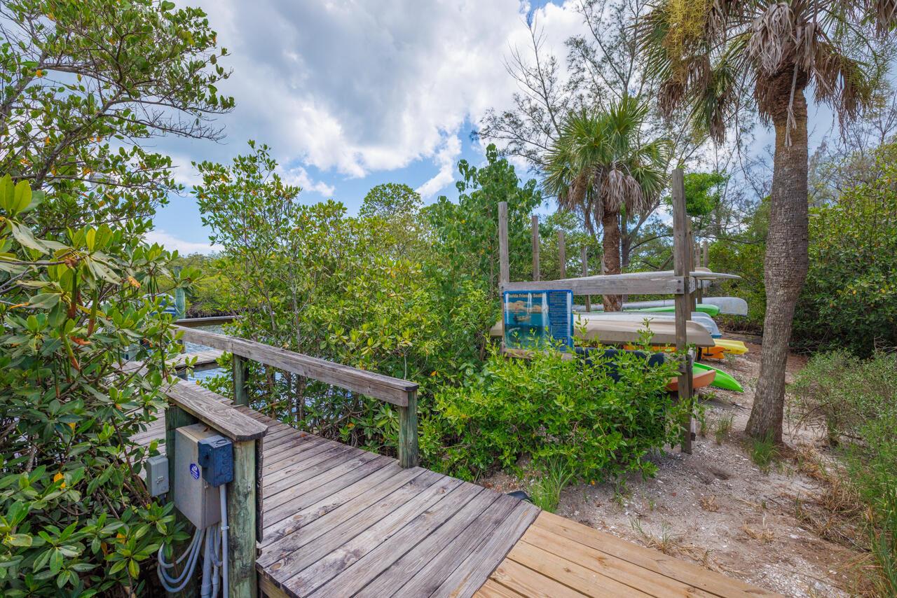 8120 SE Windjammer Way