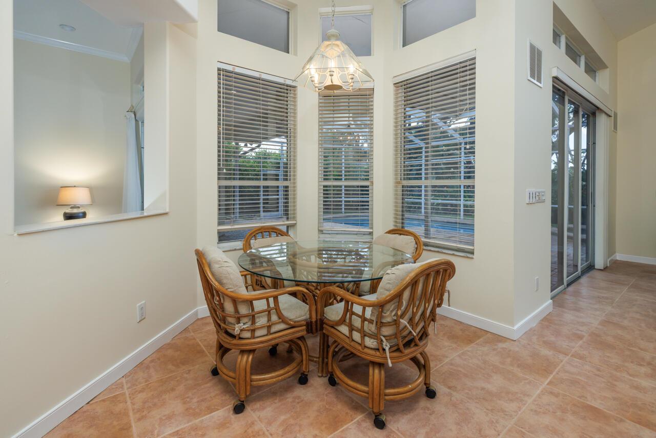 8120 SE Windjammer Way