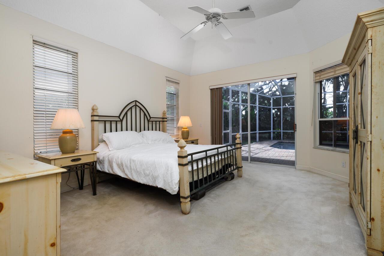 8120 SE Windjammer Way