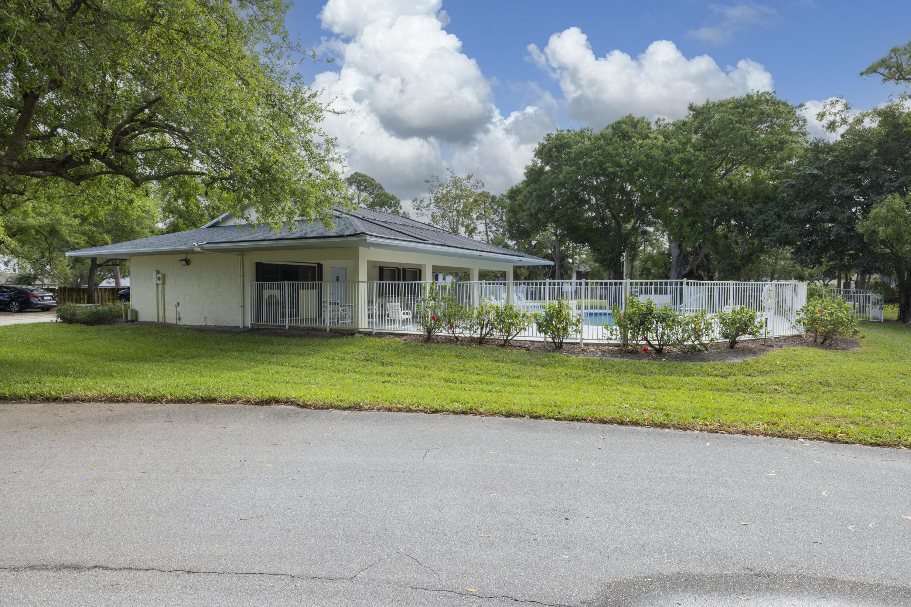 6541 SE Federal Highway 101