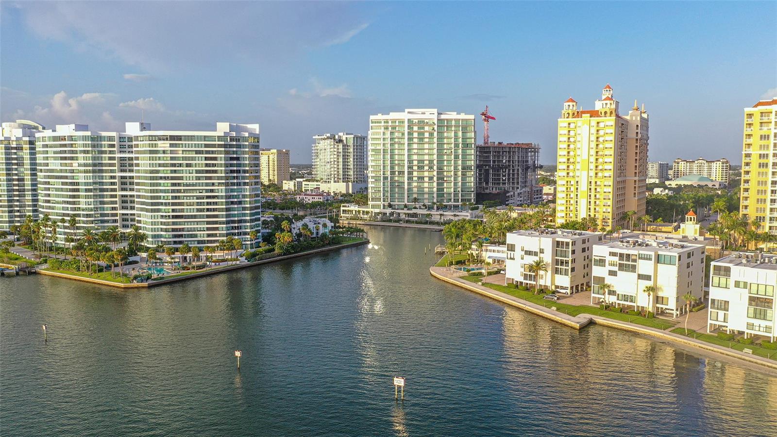 101 SUNSET DR #203