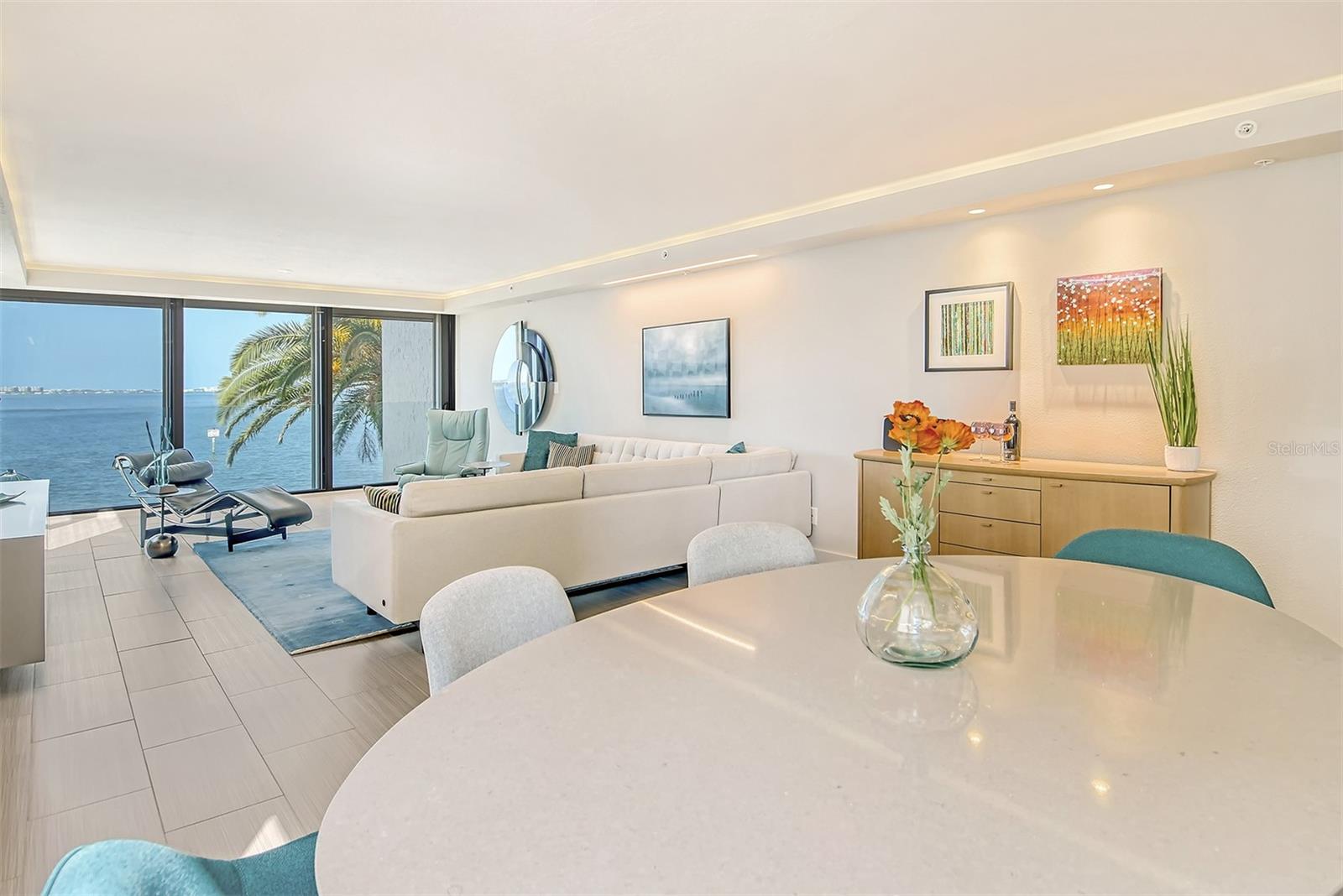 101 SUNSET DR #203