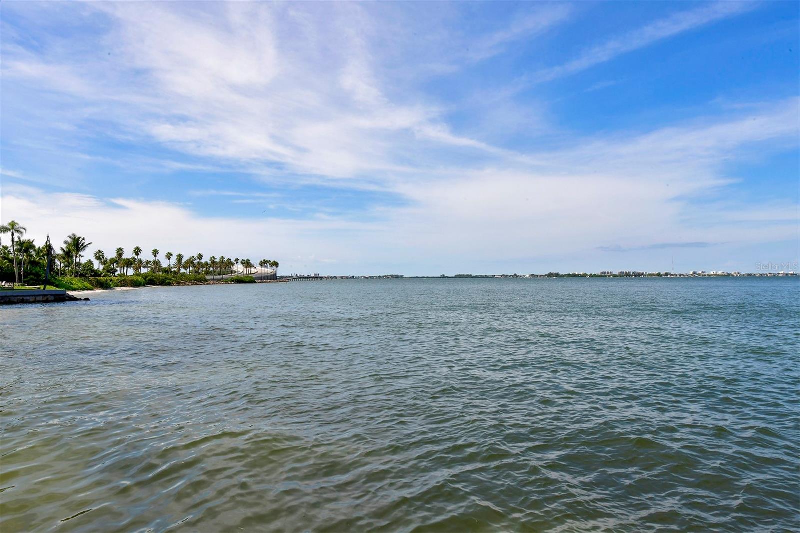 101 SUNSET DR #203