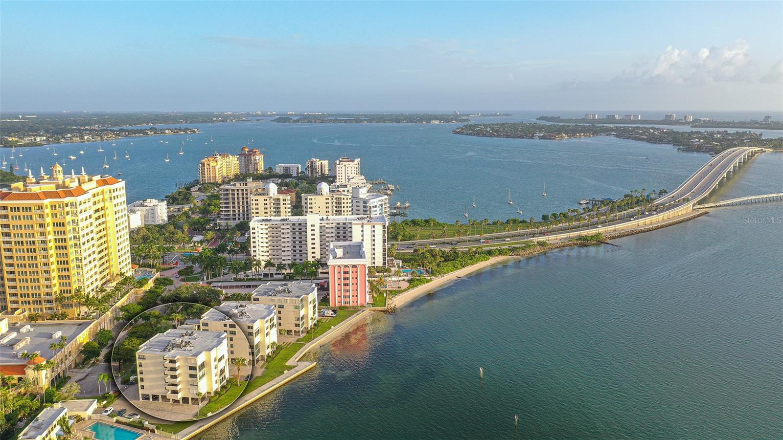 101 SUNSET DR #203