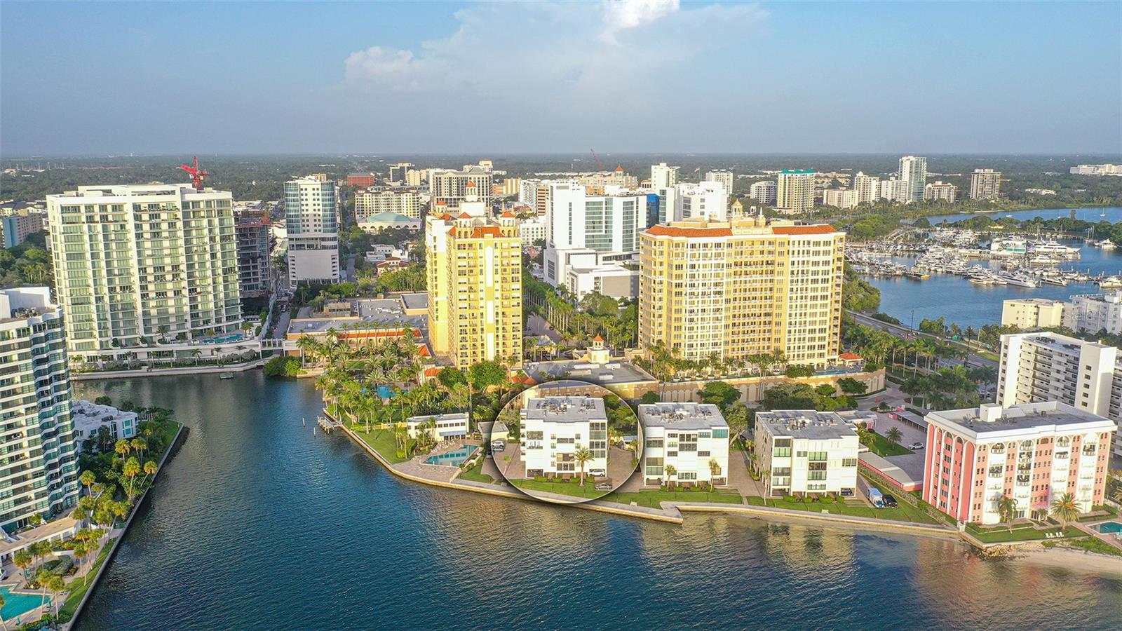 101 SUNSET DR #203
