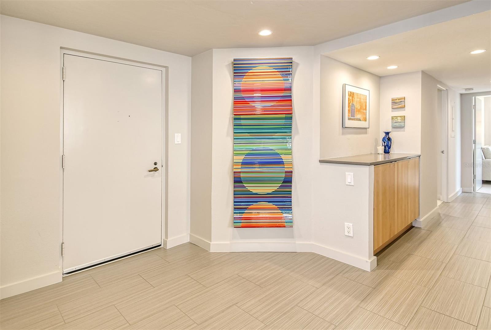 101 SUNSET DR #203