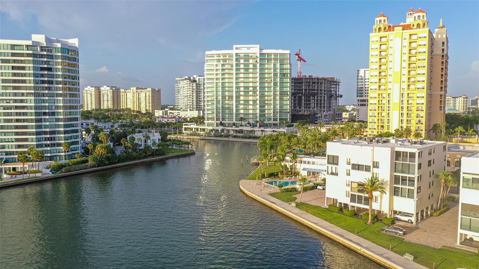 101 SUNSET DR #203
