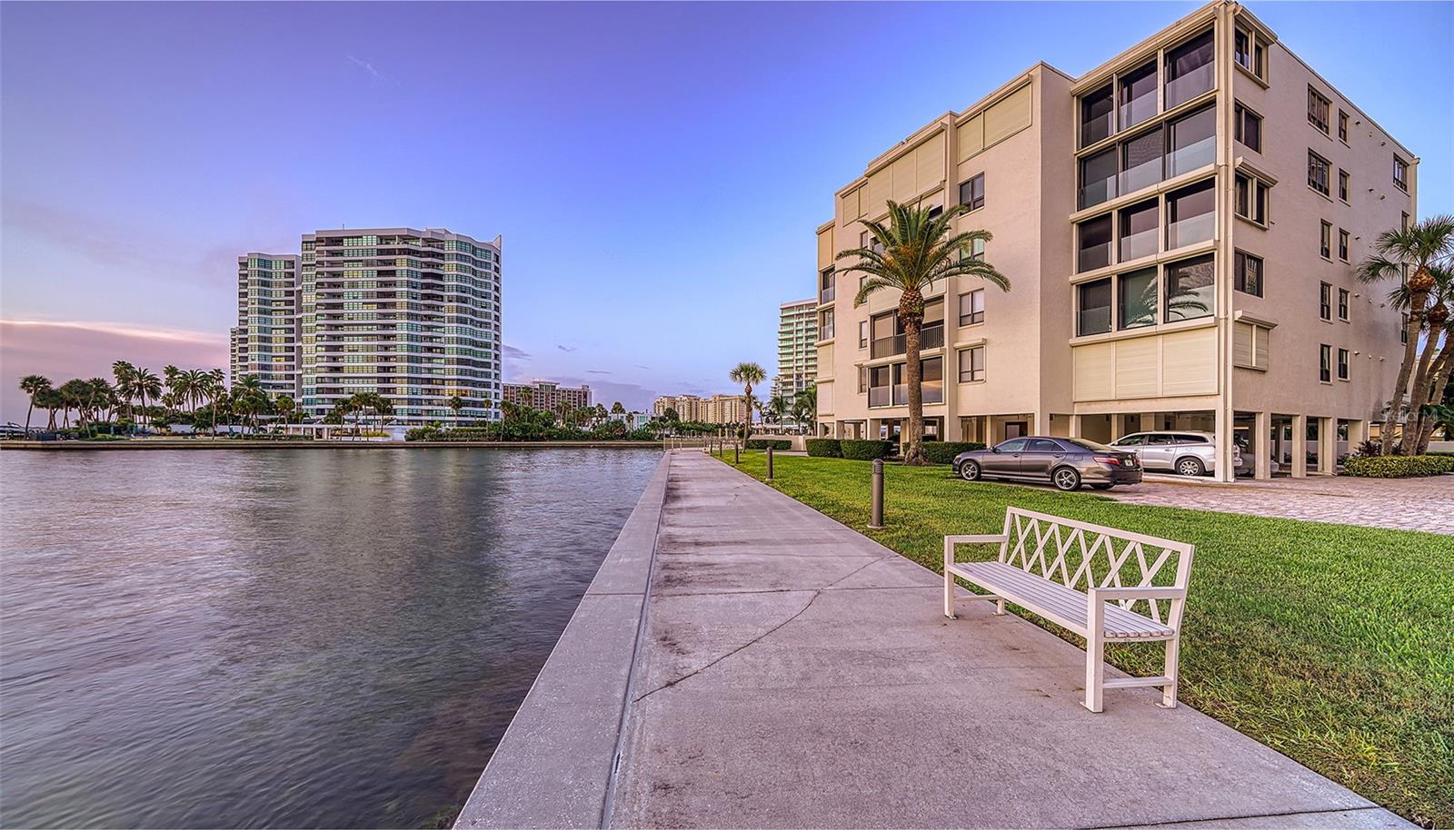 101 SUNSET DR #203