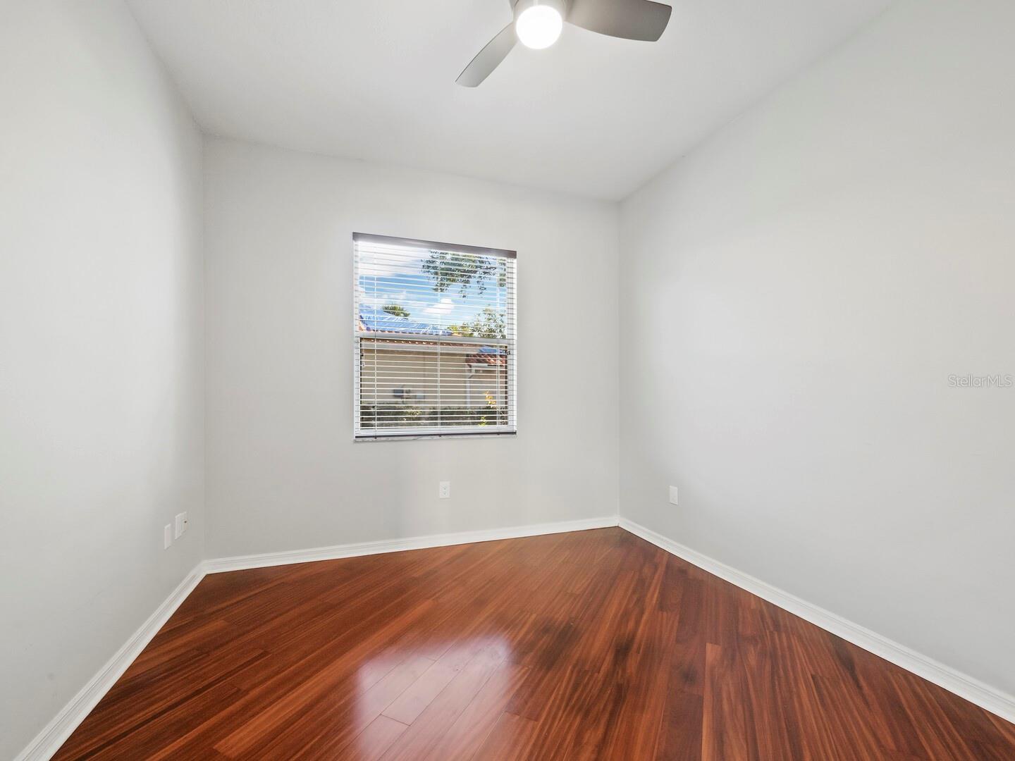 5090 HANGING MOSS LN