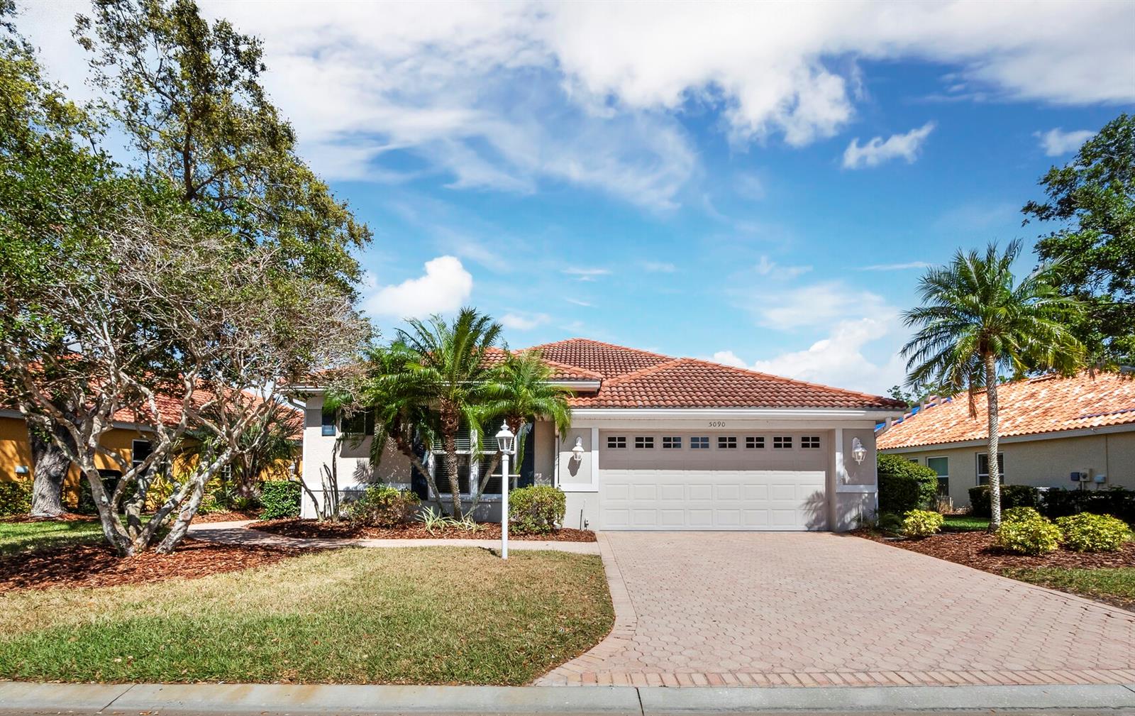 5090 HANGING MOSS LN