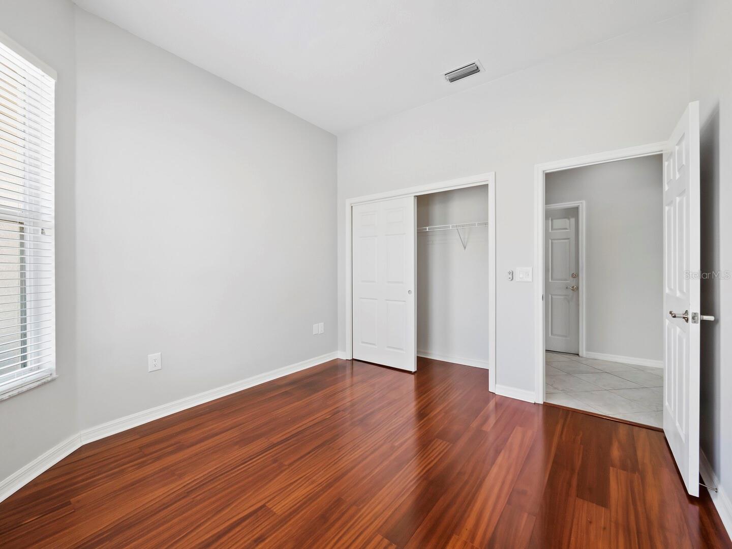 5090 HANGING MOSS LN