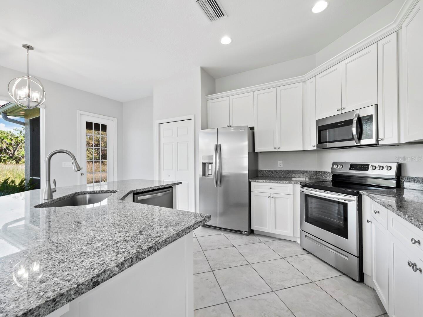5090 HANGING MOSS LN
