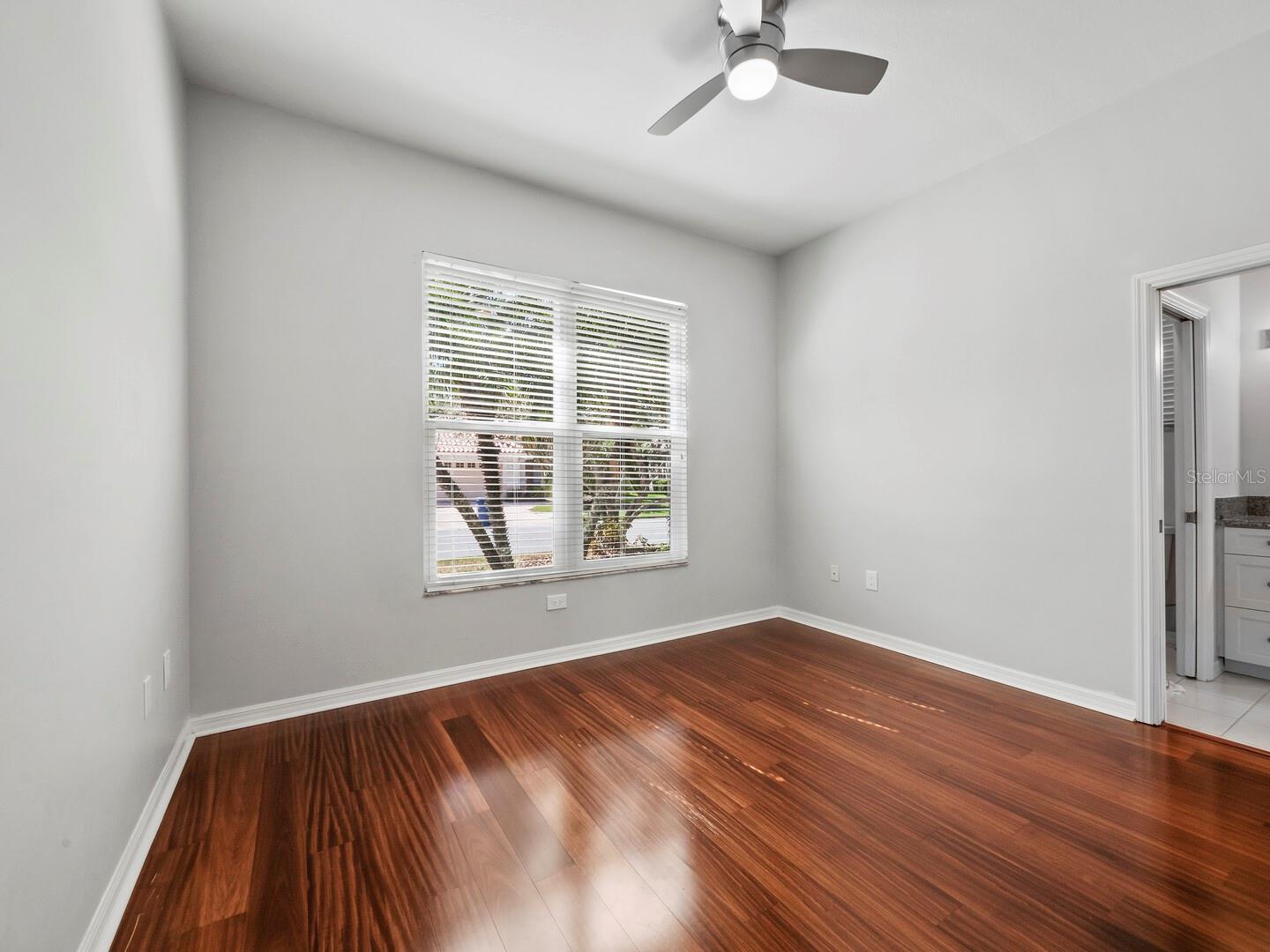 5090 HANGING MOSS LN