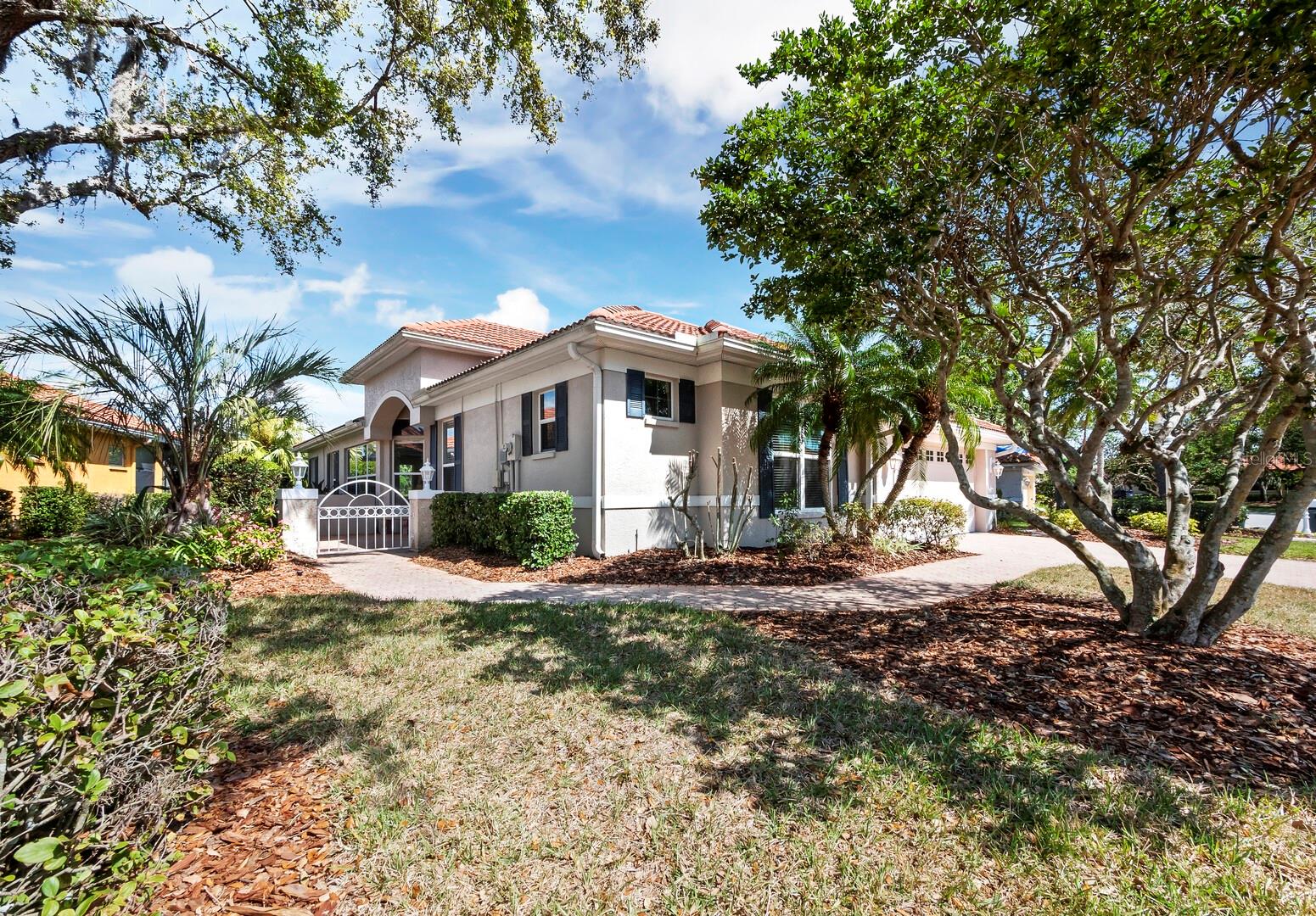 5090 HANGING MOSS LN
