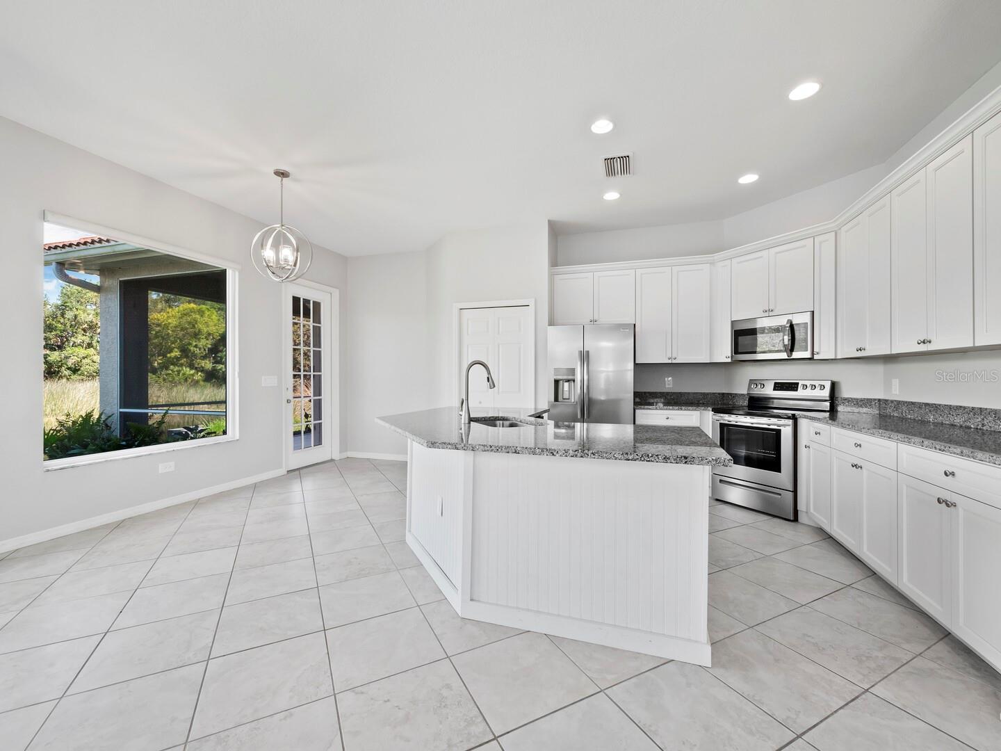 5090 HANGING MOSS LN
