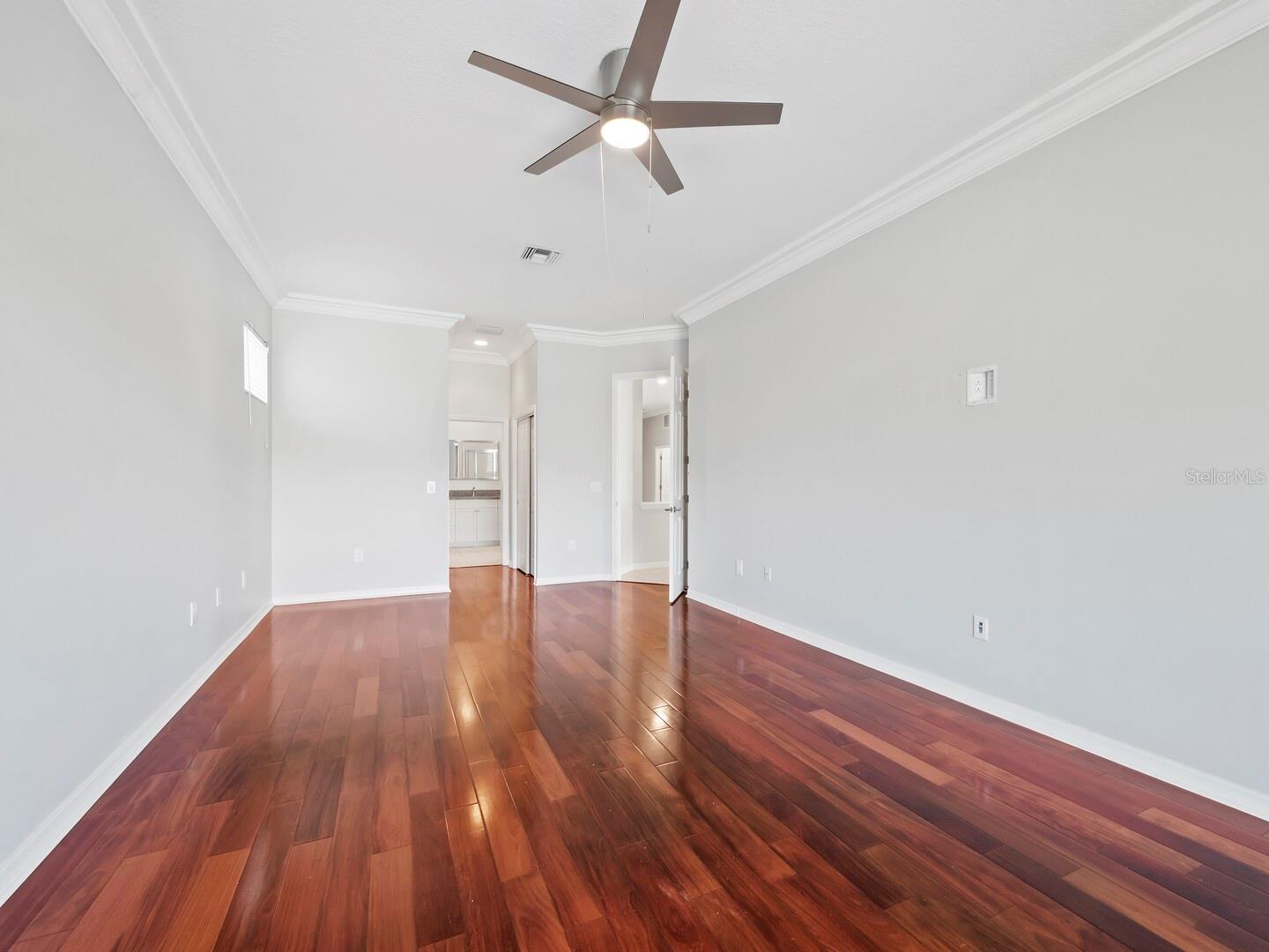 5090 HANGING MOSS LN