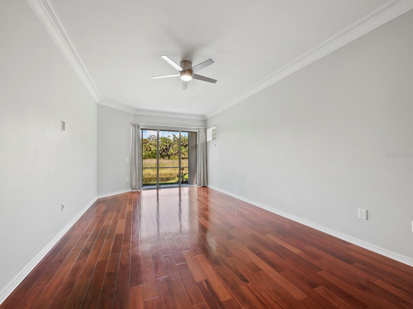 5090 HANGING MOSS LN