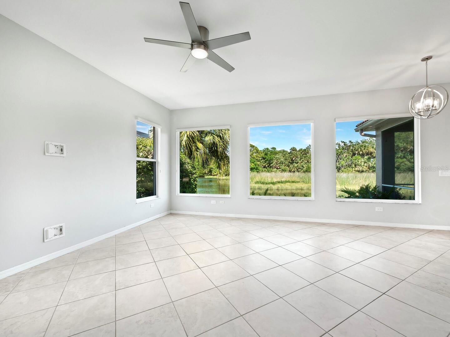 5090 HANGING MOSS LN