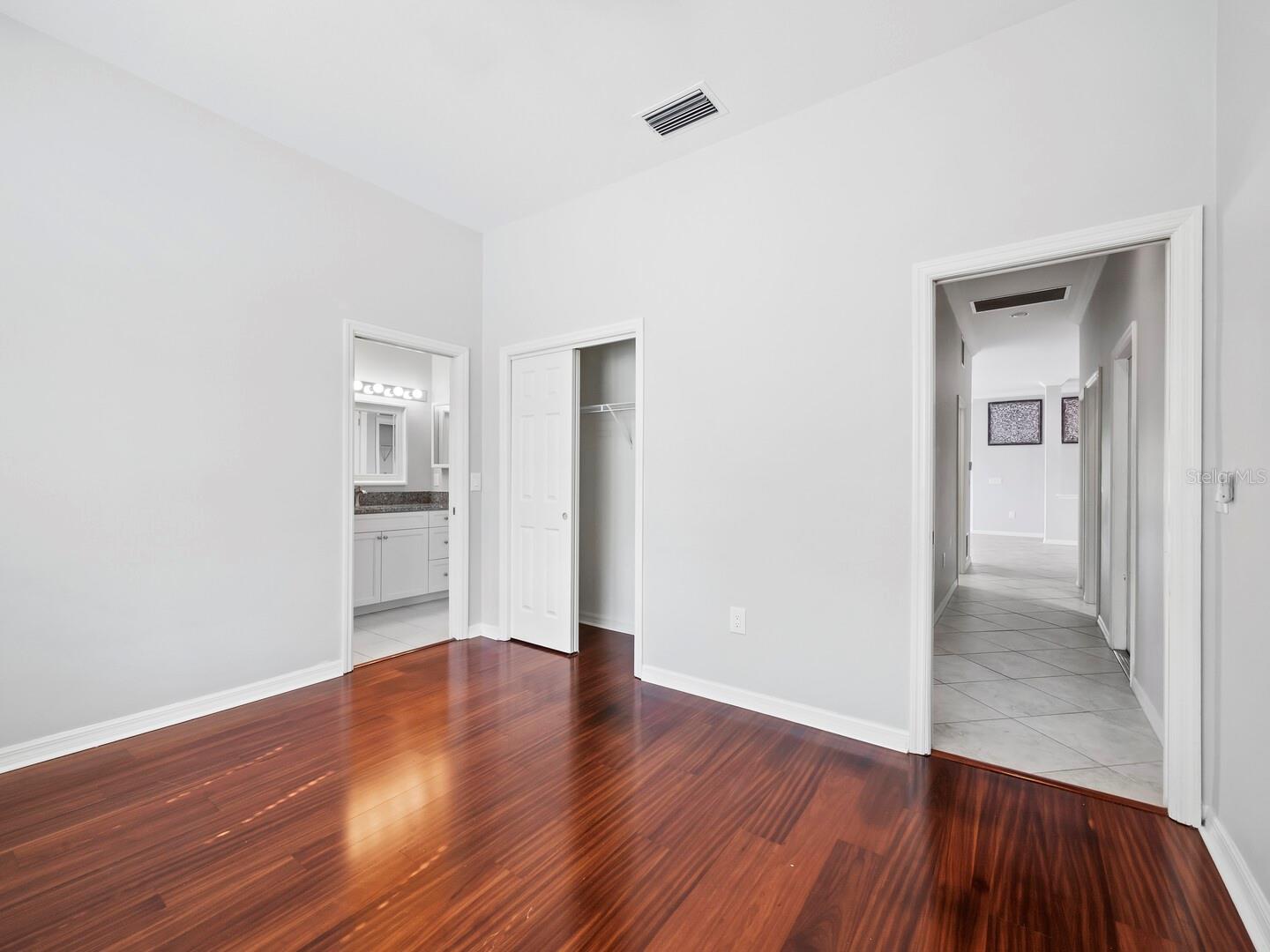 5090 HANGING MOSS LN