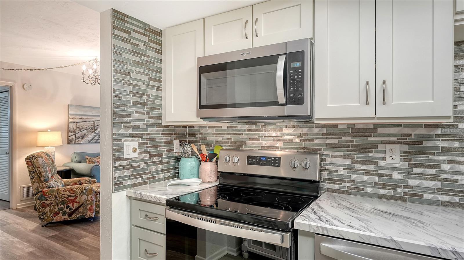 612 BIRD BAY DR S #110