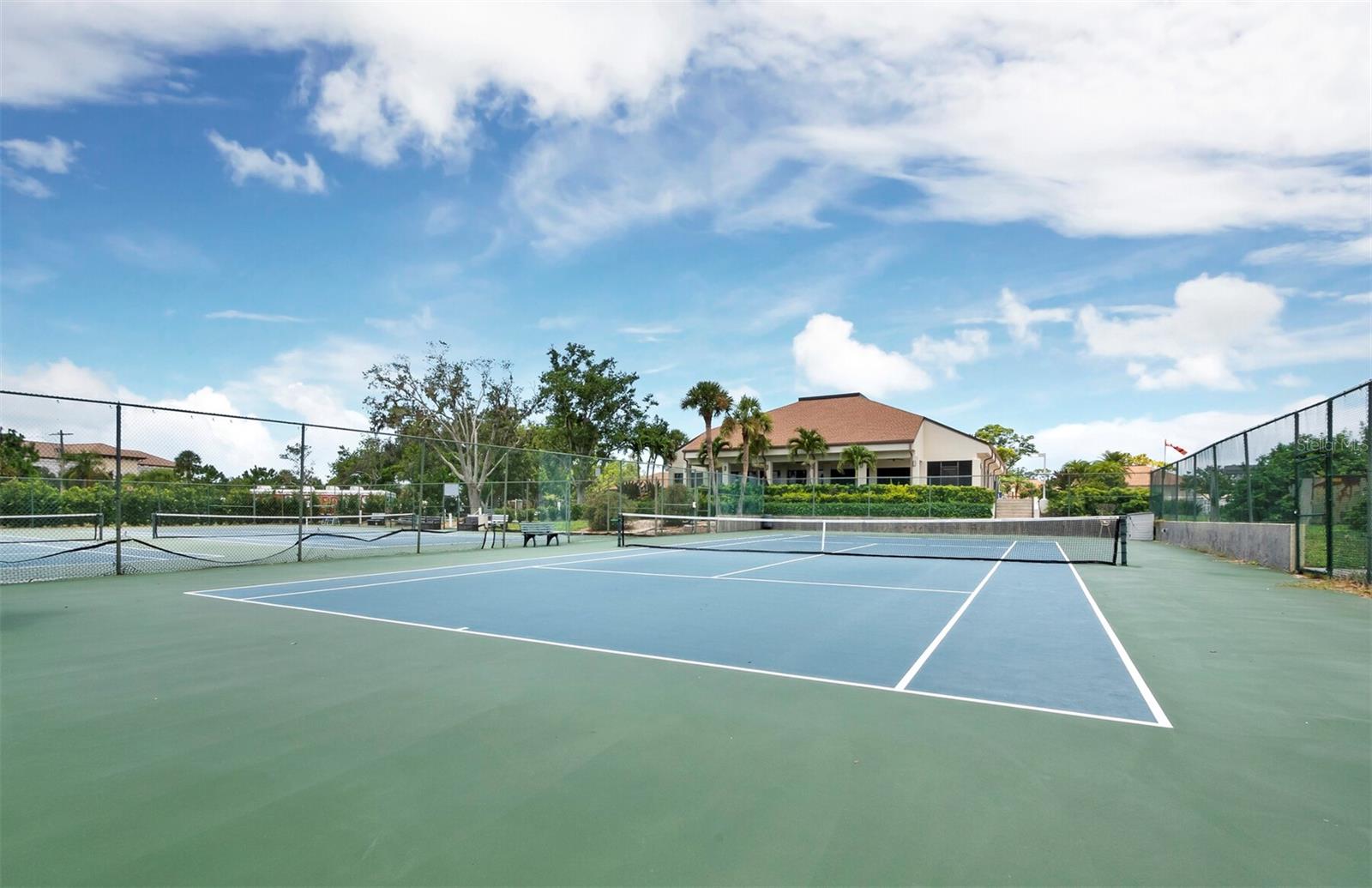 612 BIRD BAY DR S #110