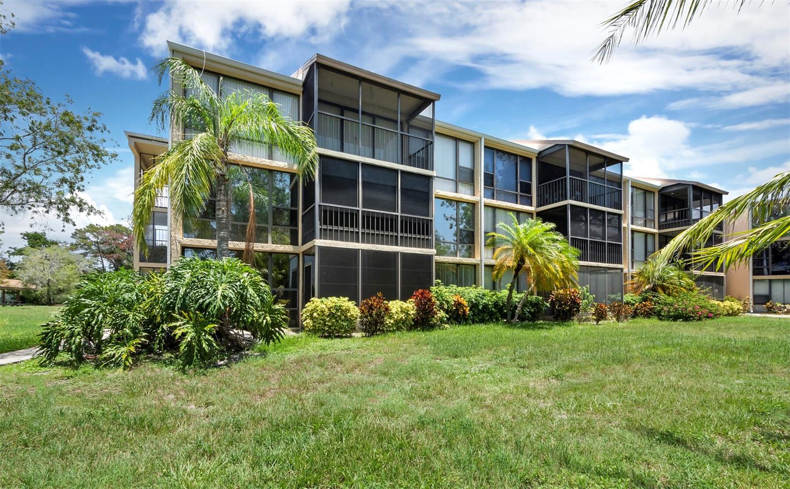 612 BIRD BAY DR S #110