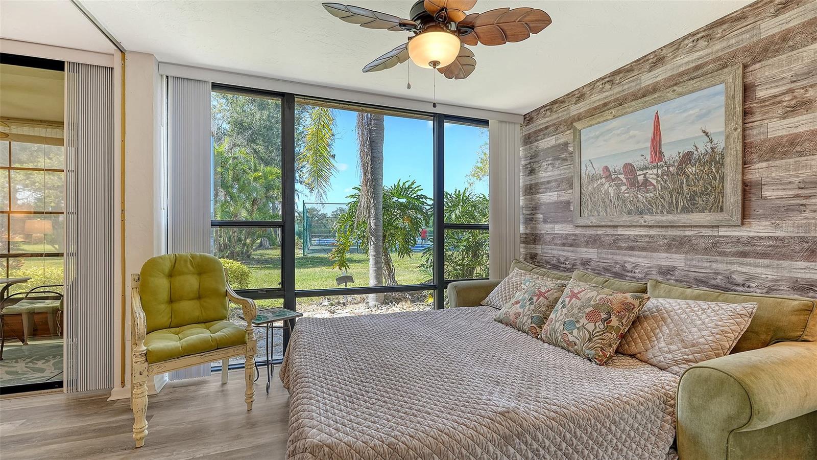 612 BIRD BAY DR S #110