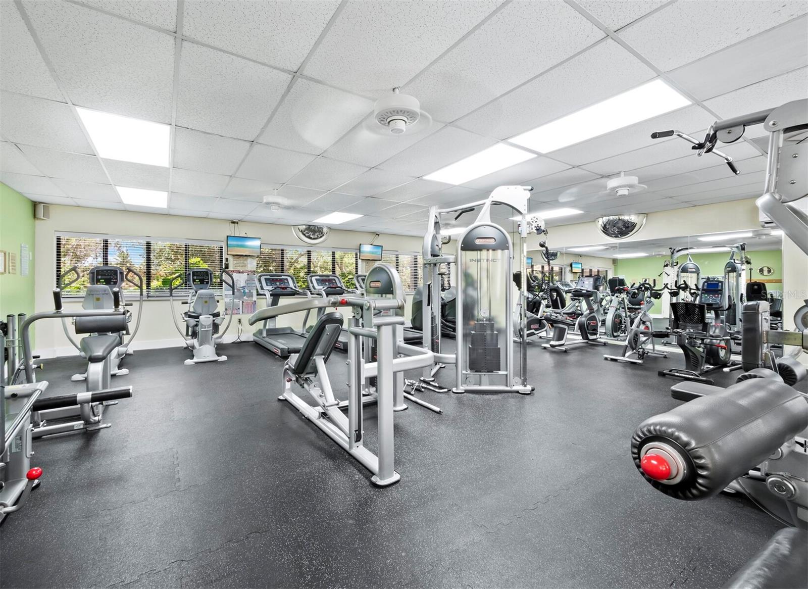 612 BIRD BAY DR S #110