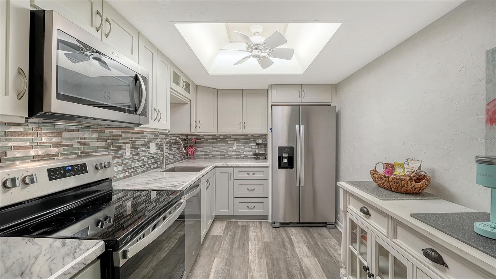 612 BIRD BAY DR S #110