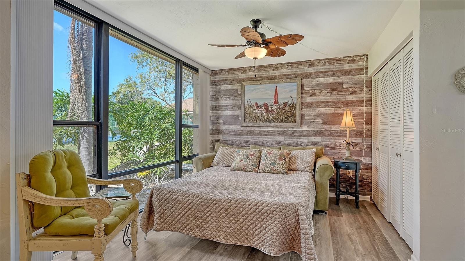 612 BIRD BAY DR S #110