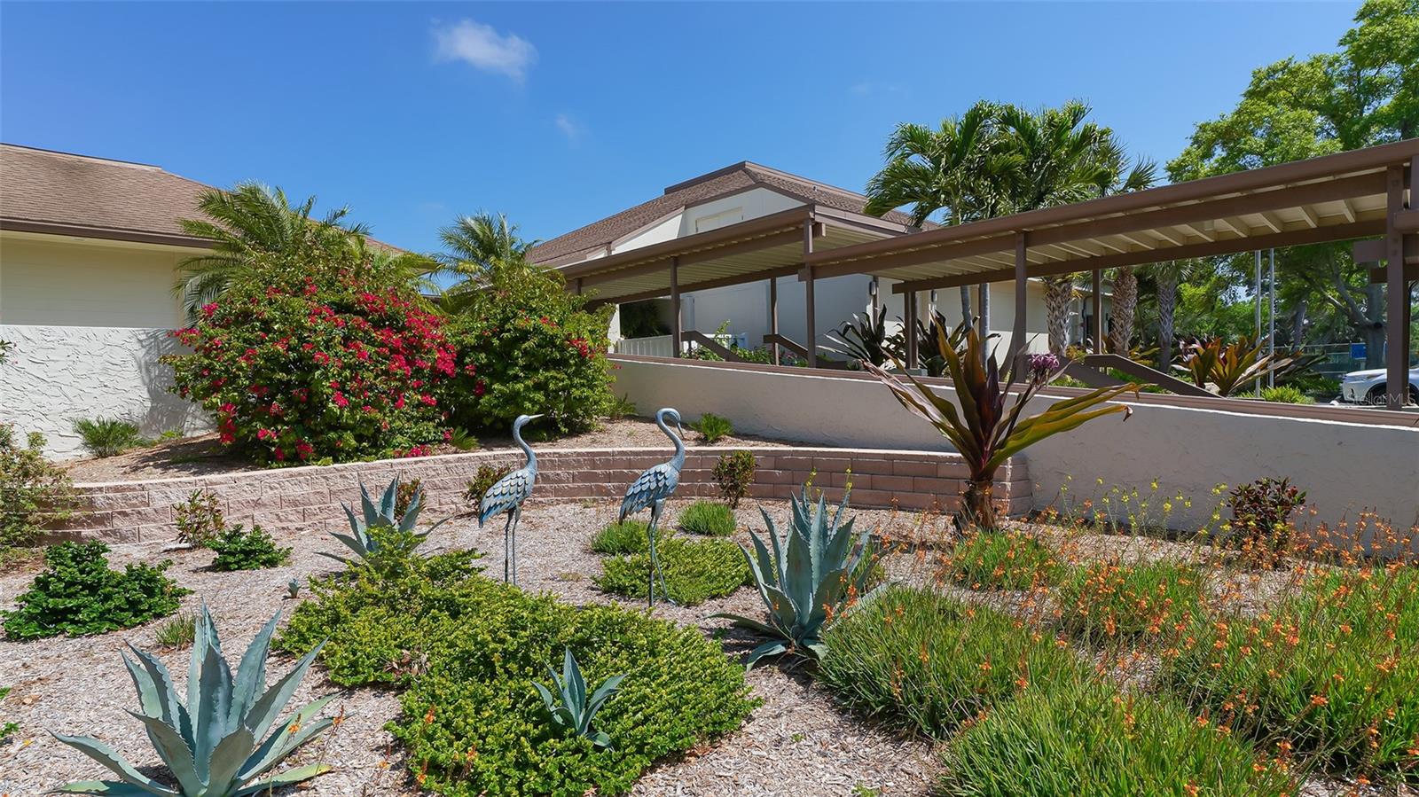 612 BIRD BAY DR S #110