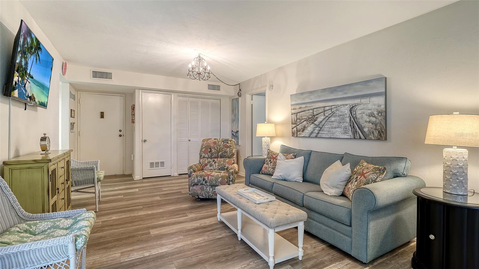 612 BIRD BAY DR S #110