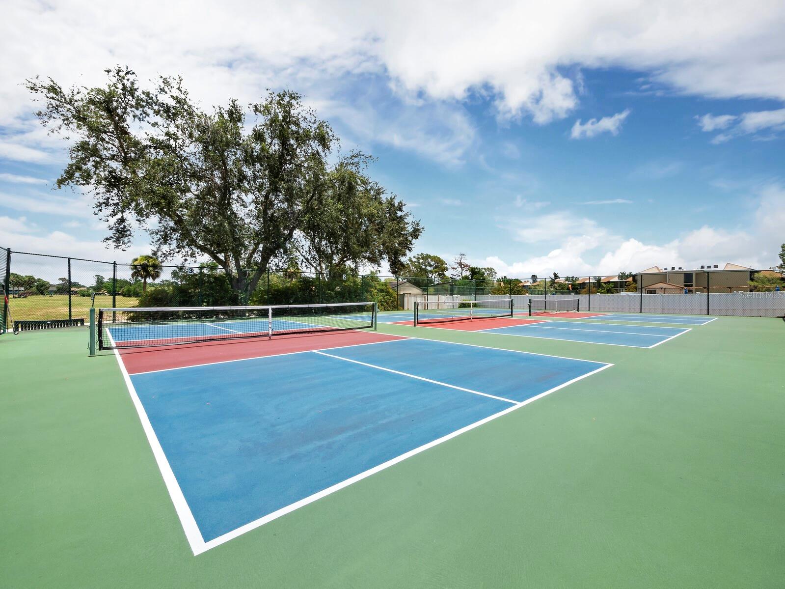 612 BIRD BAY DR S #110