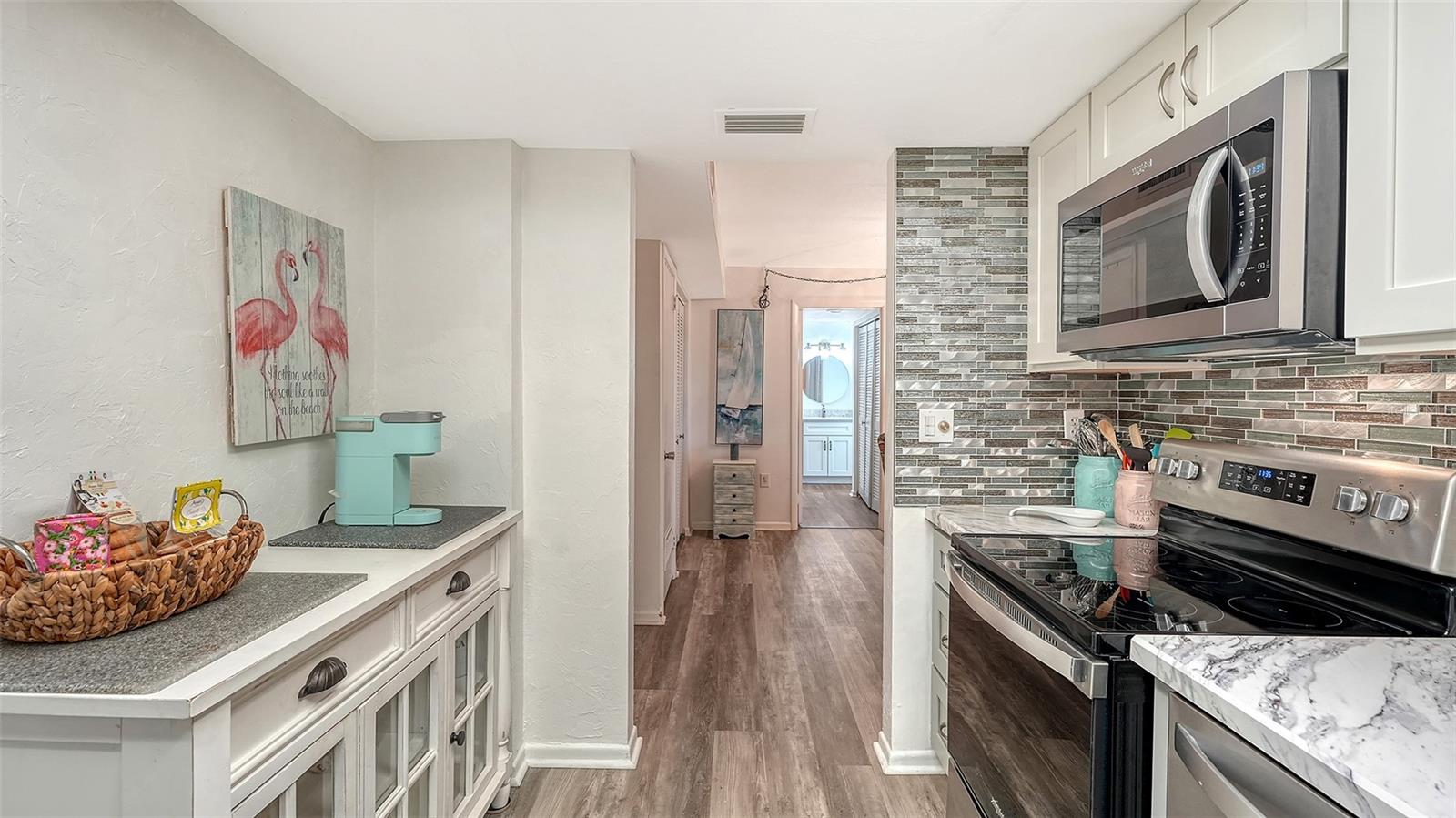 612 BIRD BAY DR S #110