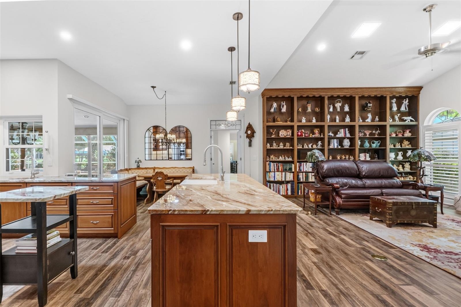 8309 SHADOW PINE WAY