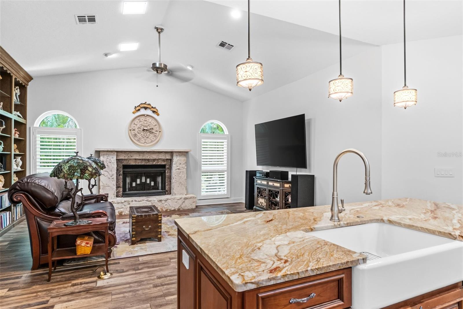 8309 SHADOW PINE WAY
