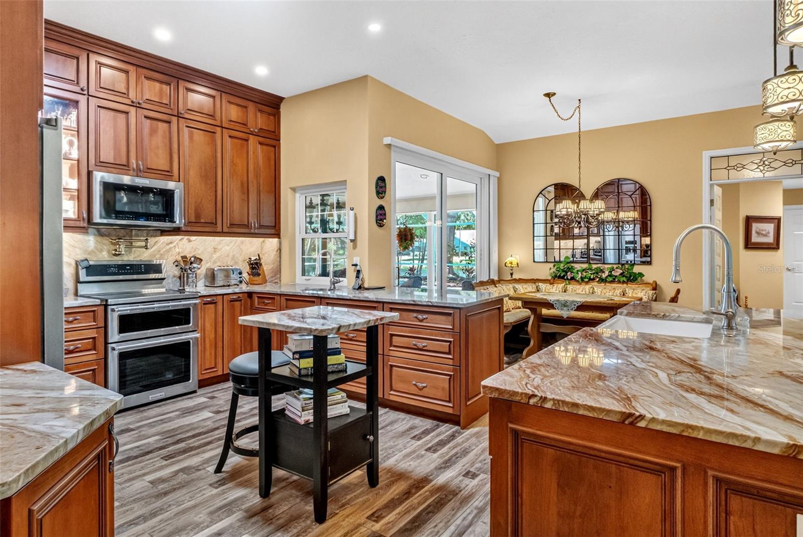 8309 SHADOW PINE WAY