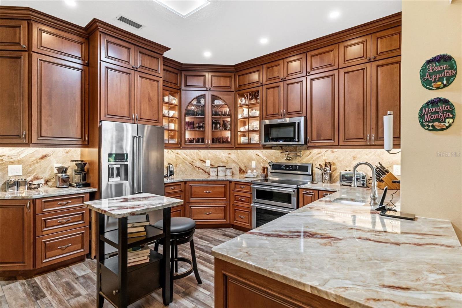 8309 SHADOW PINE WAY